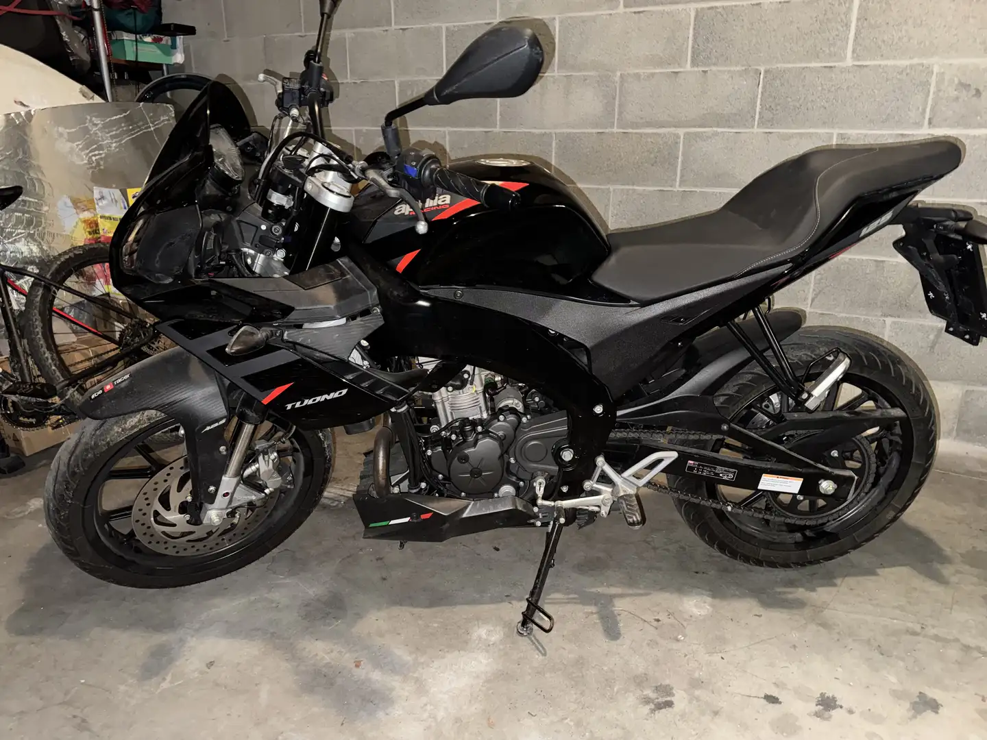 Aprilia Tuono 125 cc monocilindrico 4 tempi Noir - 2