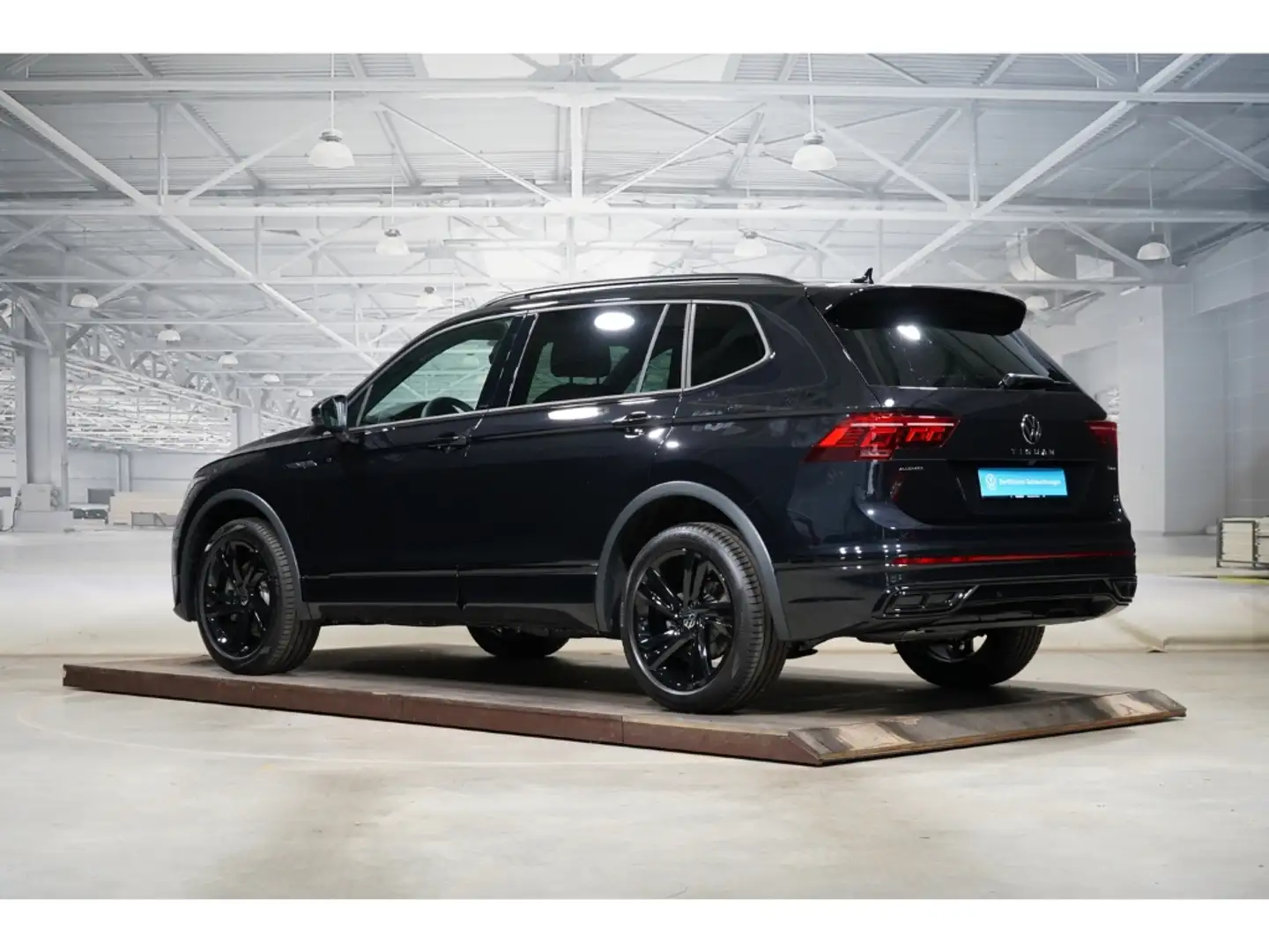 Volkswagen Tiguan Allspace R-Line 2.0 TDI 4M AHK MATRIX ACC K Schwarz - 2