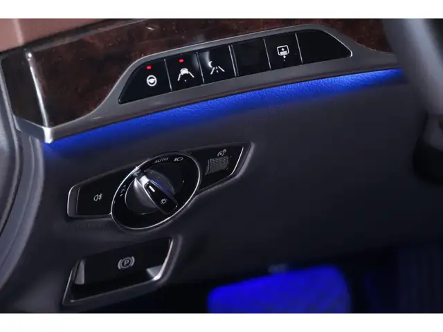 Mercedes-Benz S-Class view 18