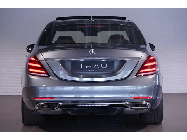 Mercedes-Benz S-Class view 5