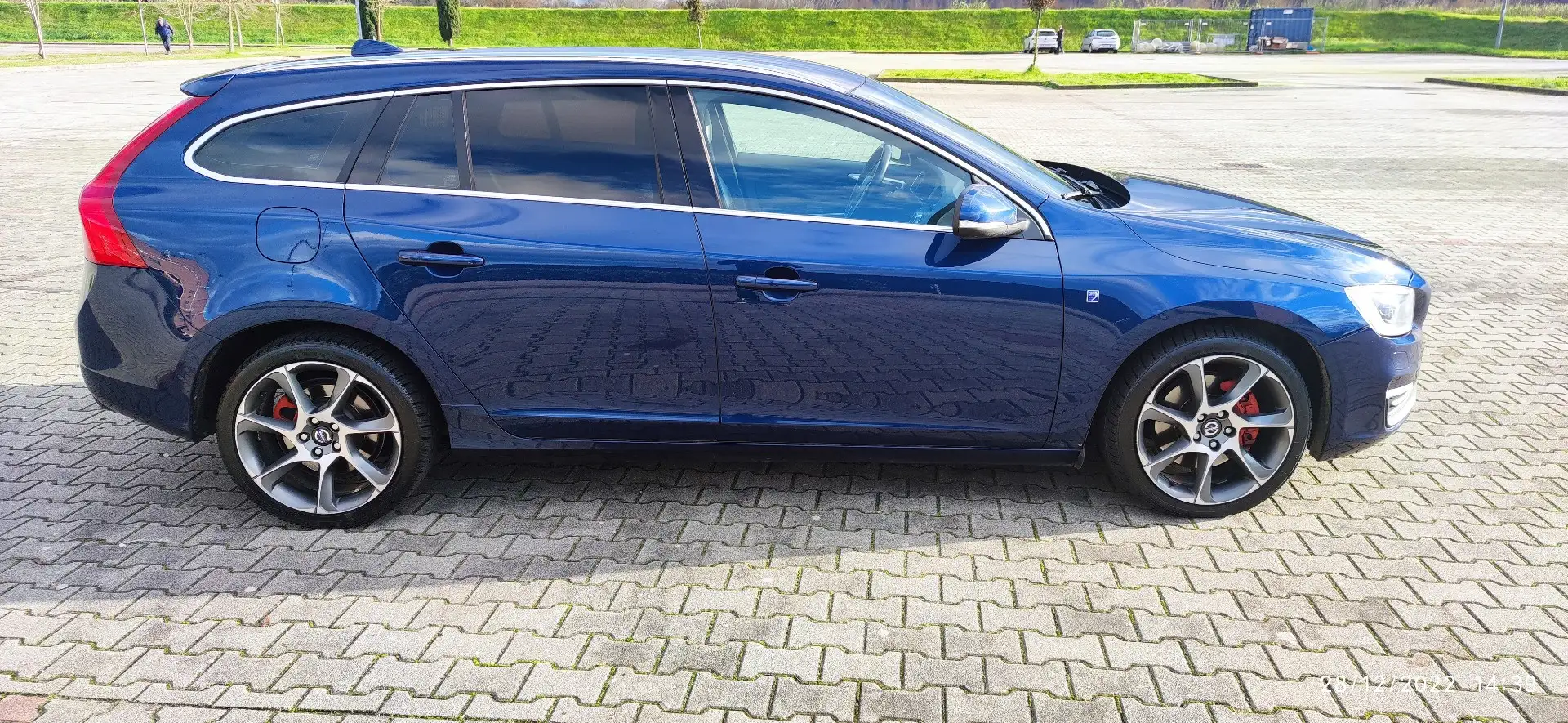 Volvo V60 2.4 d4 awd Ocean Race geartronic - 2