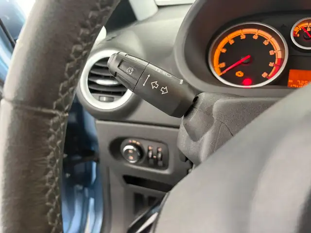 Opel Corsa view 9