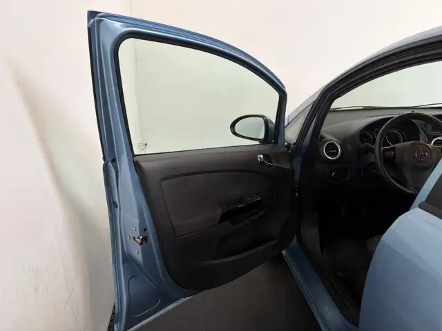 Opel Corsa view 6