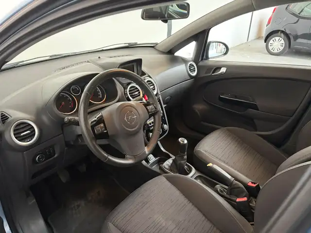 Opel Corsa view 4