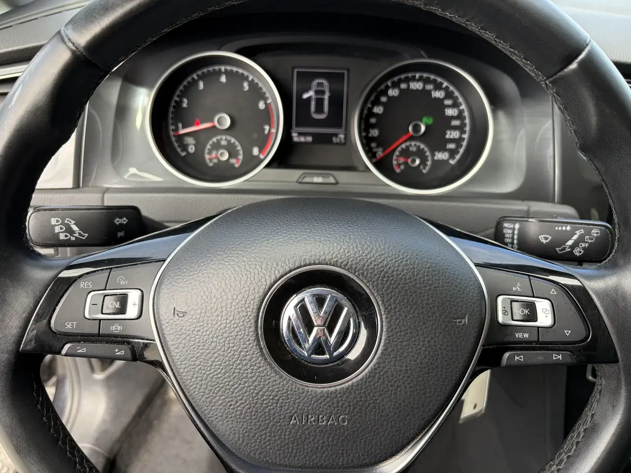 Volkswagen Golf photo Volkswagen Golf