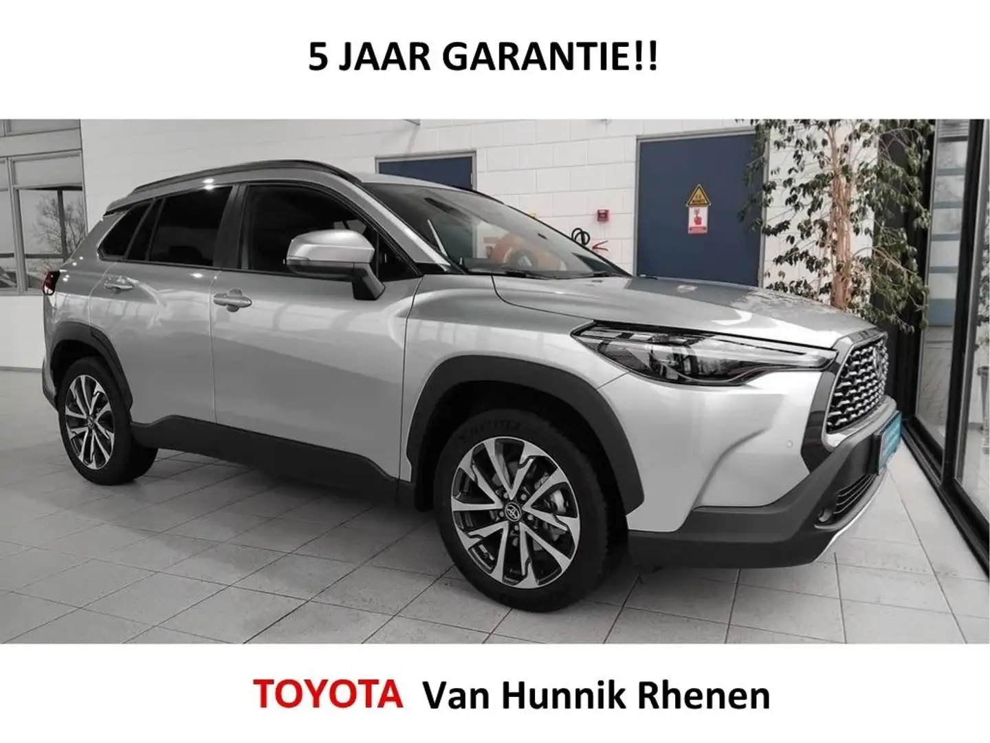 Toyota Corolla Cross 1.8 Style | Stoelverw | Dodehoekdetectie | Parksen Zilver - 1