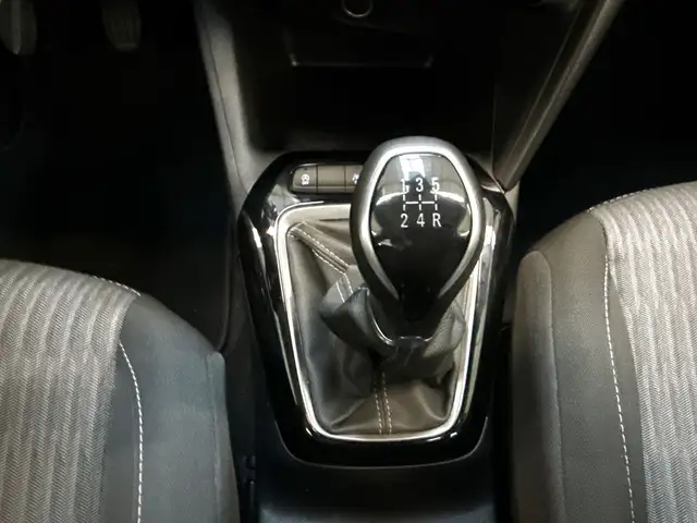 Opel Corsa view 13
