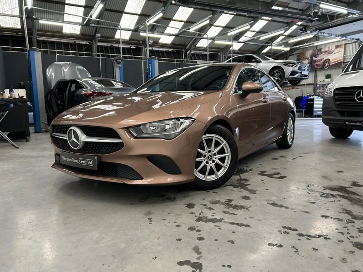 Mercedes-Benz CLA 180 180 Coupé Business Oro - 1