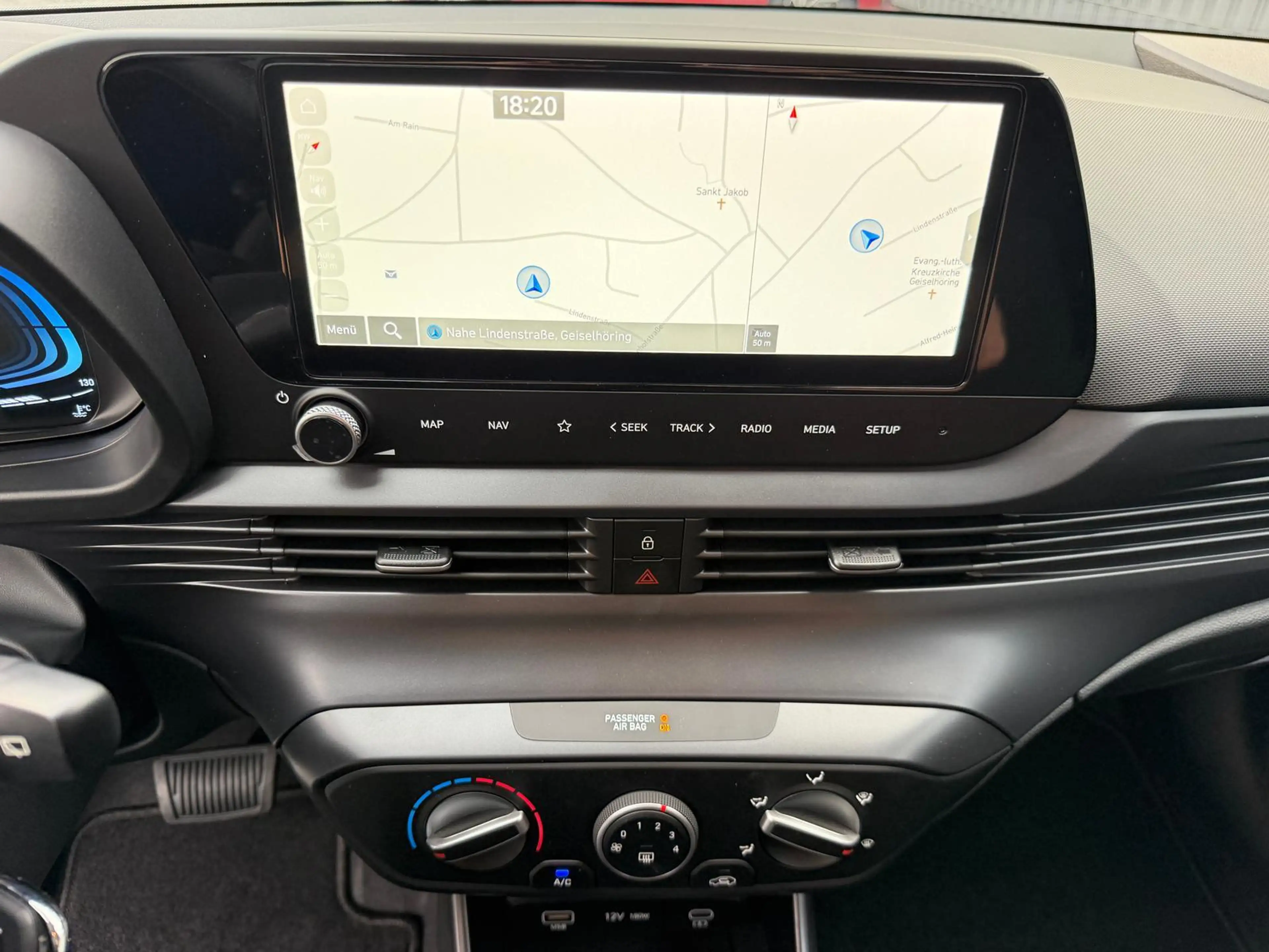 Hyundai i20 Comfort Automatik 66 kW (90 PS), Automatik, Fro... — photo 11