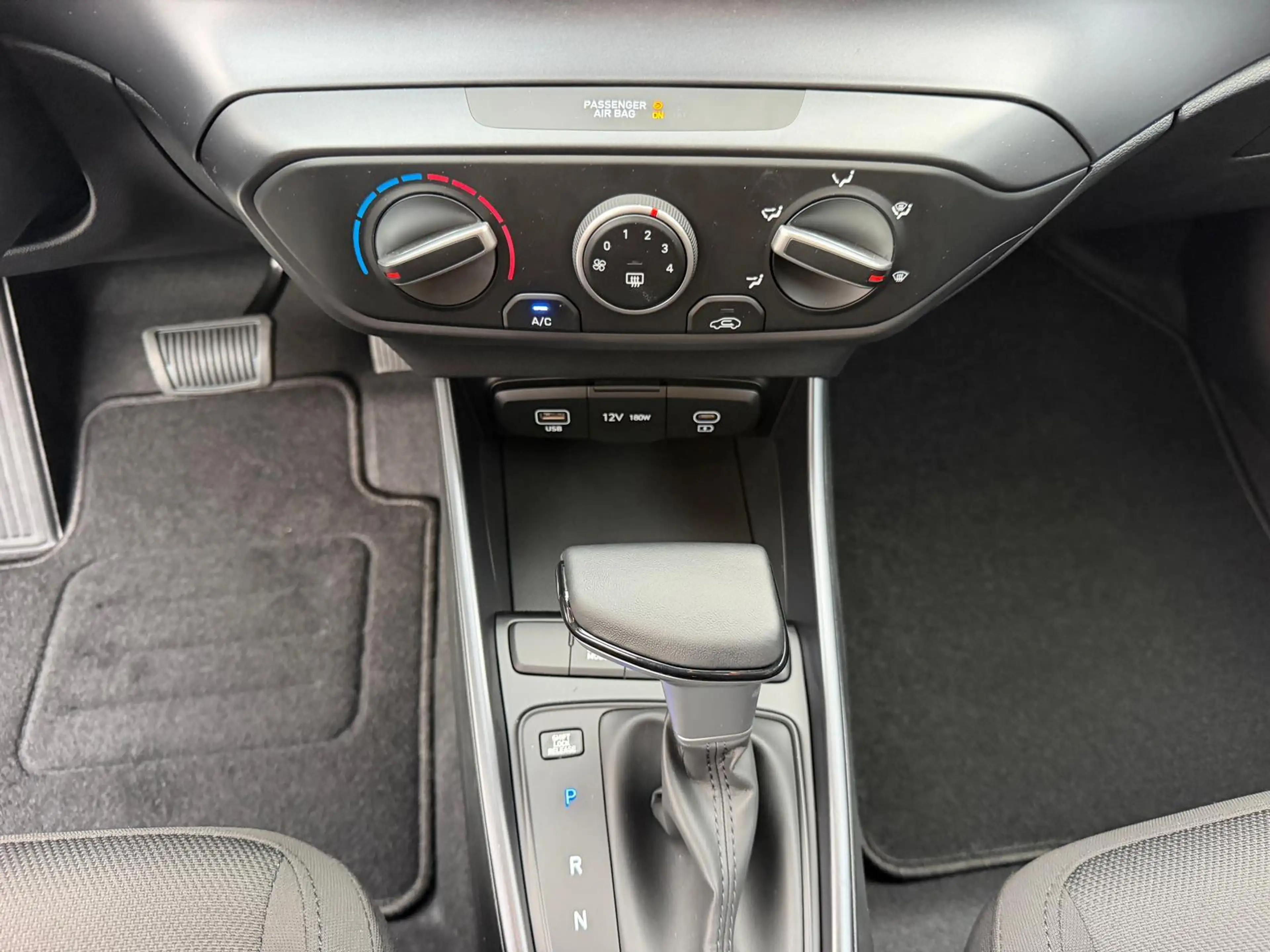 Hyundai i20 Comfort Automatik 66 kW (90 PS), Automatik, Fro... — photo 12