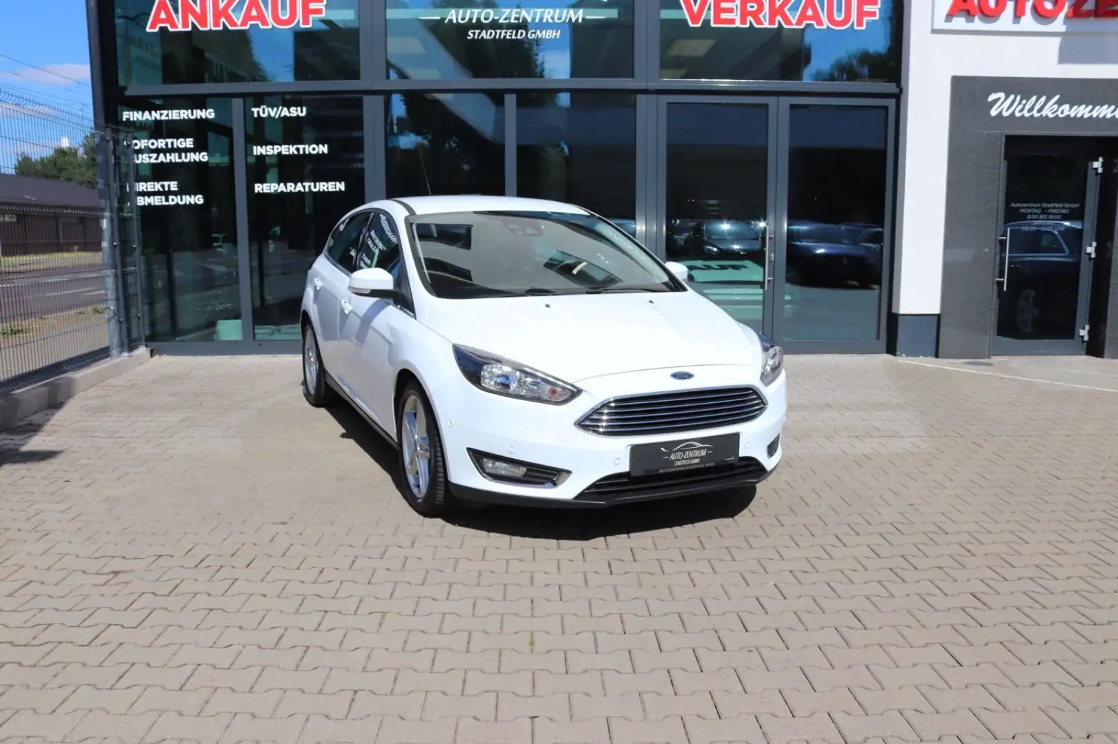 Ford Focus Lim. Titanium Kamera Navi Klima SHZ Wit - 1