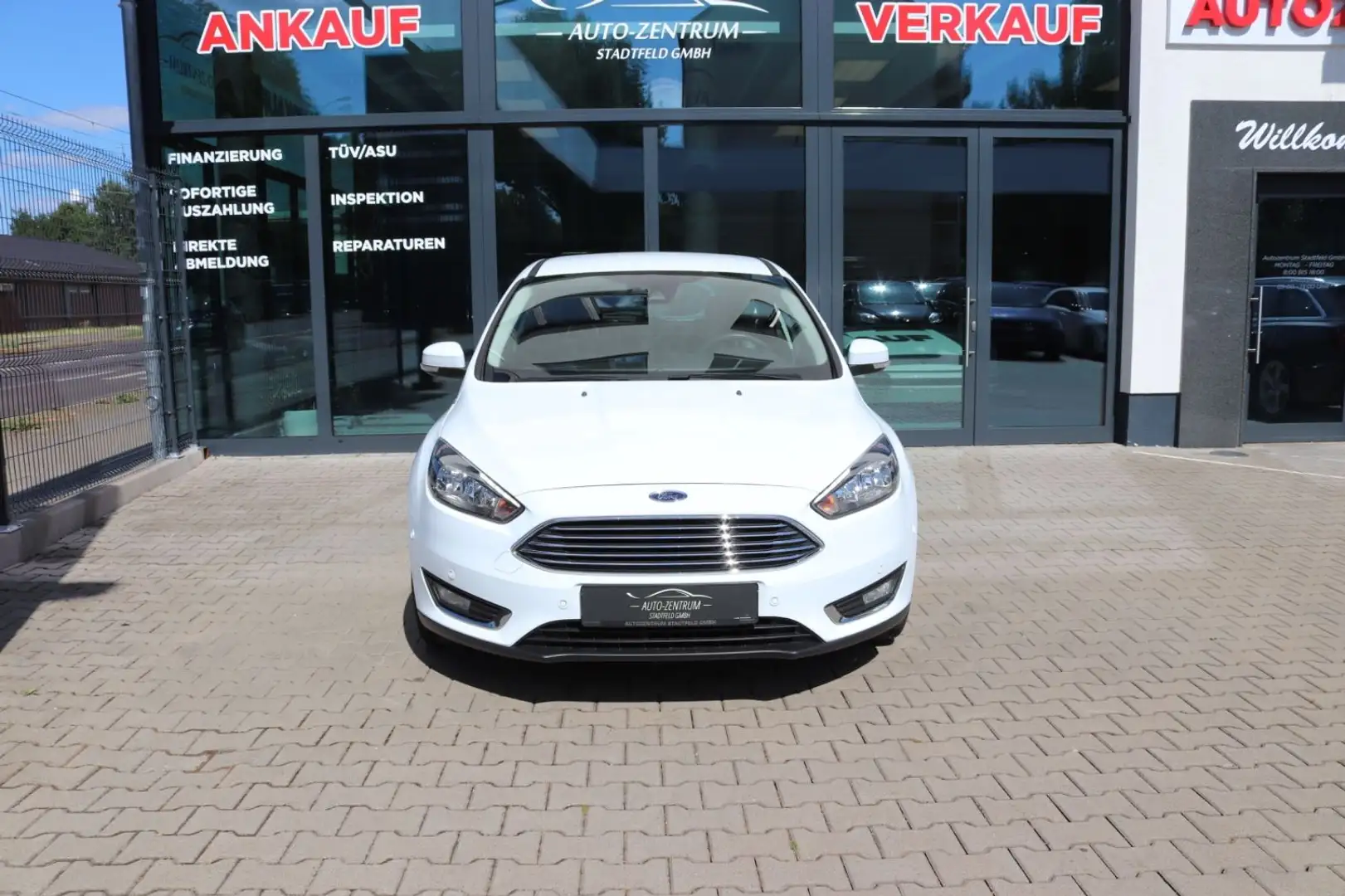 Ford Focus Lim. Titanium Kamera Navi Klima SHZ Wit - 2