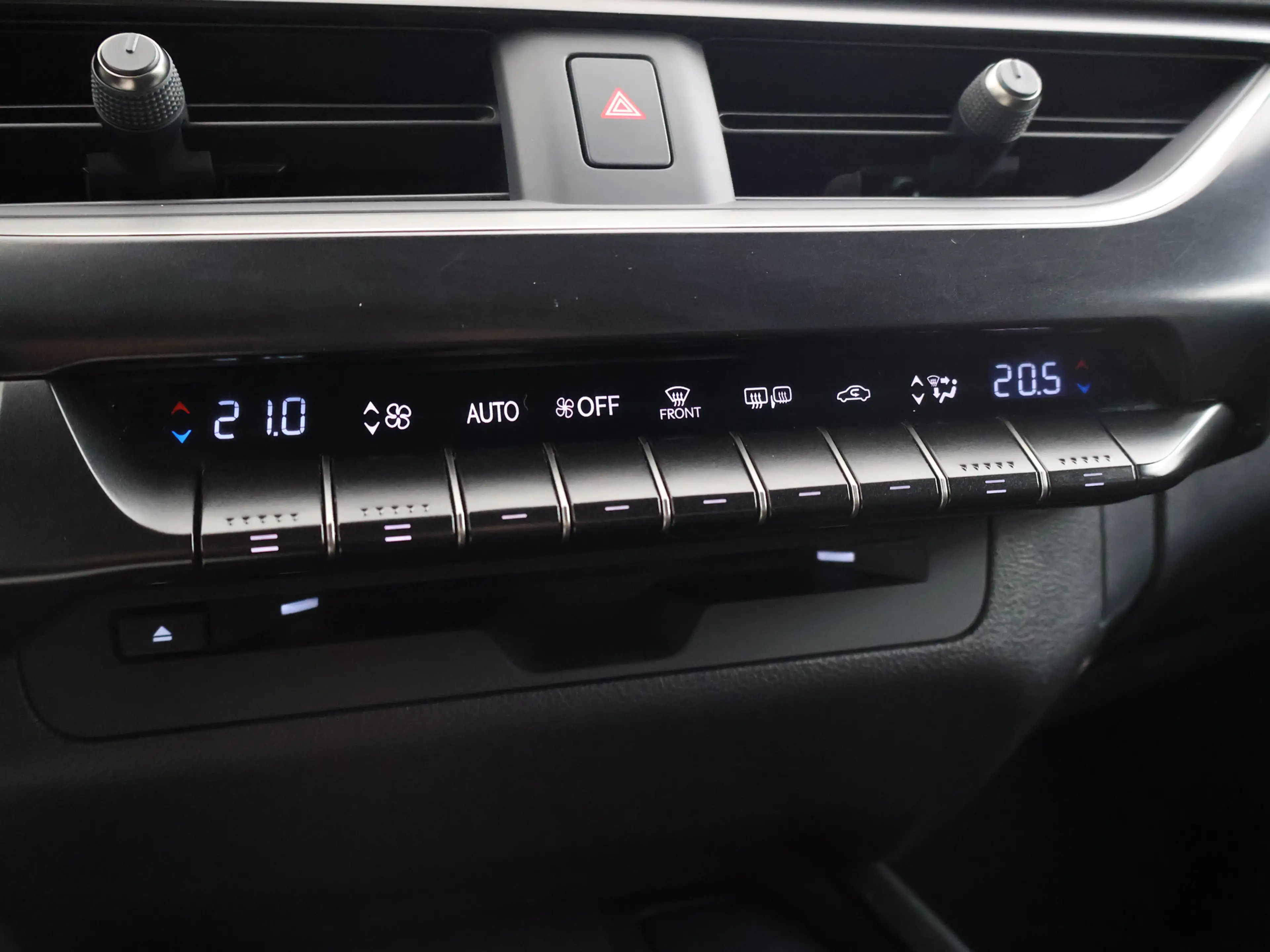 Lexus UX 250h Preference Line | Premium uitgevoerd | Dealeronder — photo 9