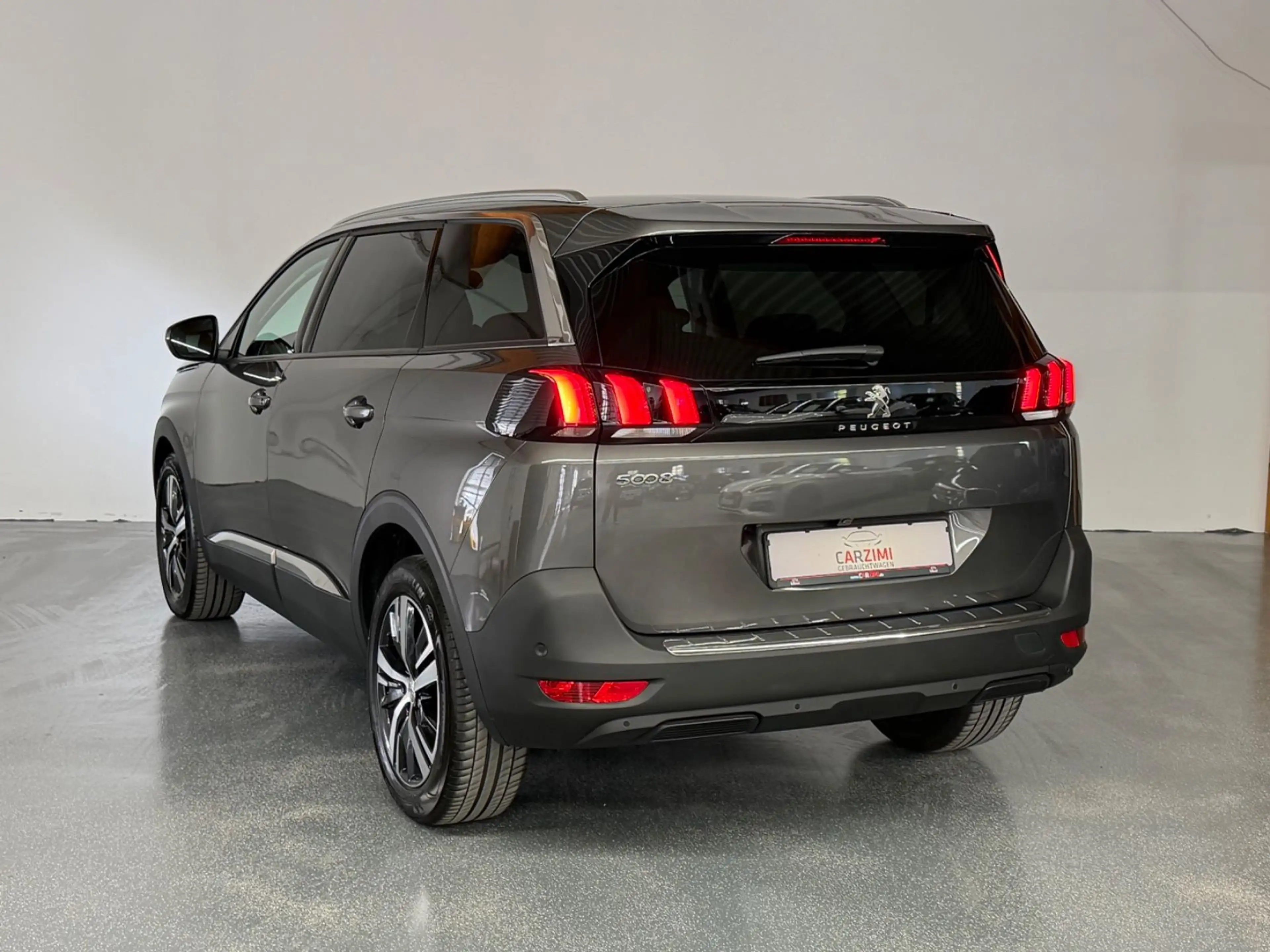 Peugeot 5008 Allure 1.2 e-THP LED Virtual 360° 1.Hand — photo 8