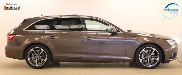 Audi A4 view 5