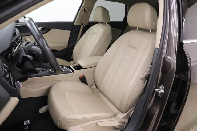 Audi A4 view 9