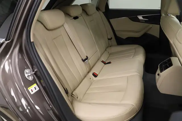 Audi A4 view 11