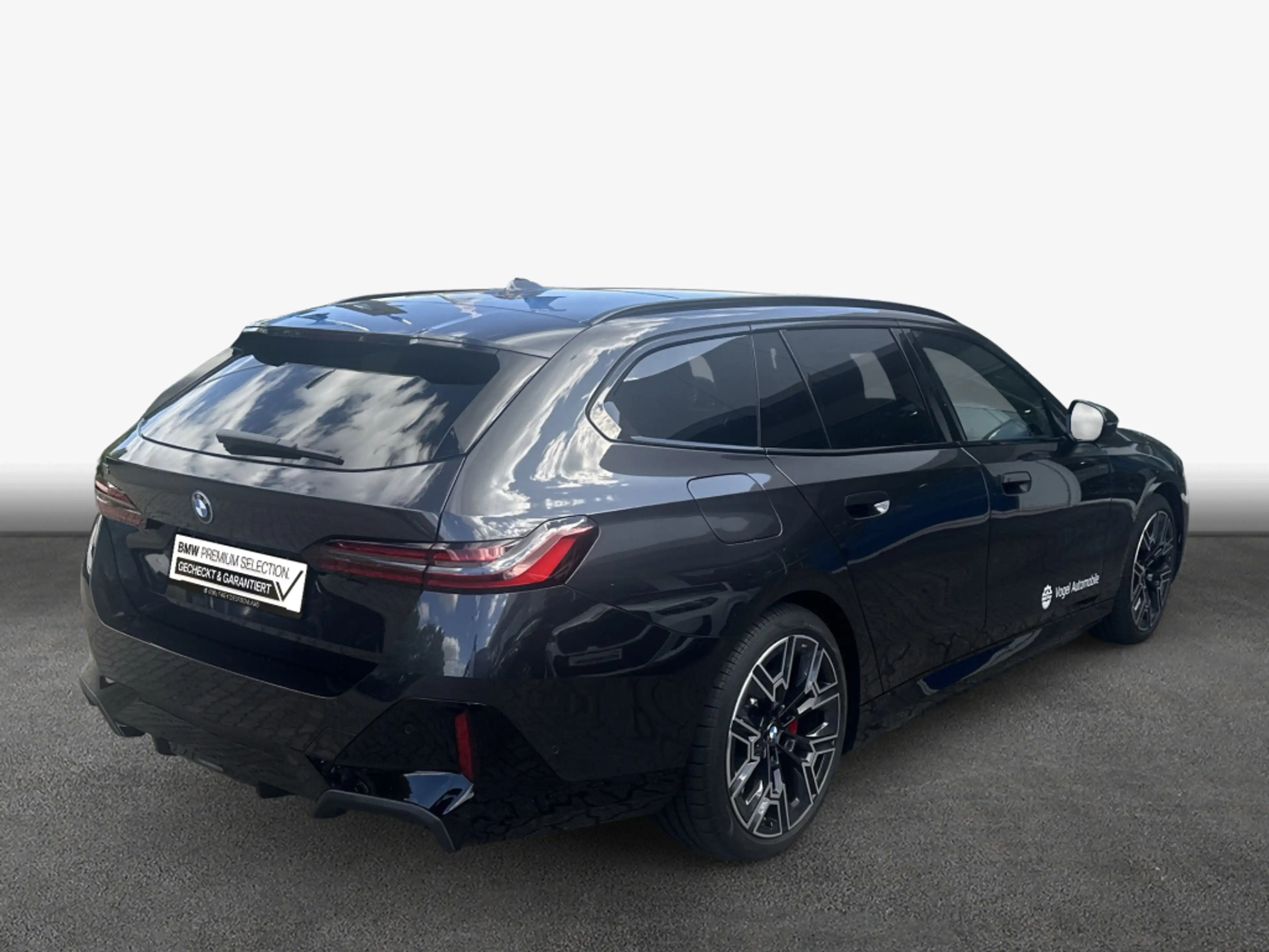 BMW i5 xDrive40 Touring — photo 2