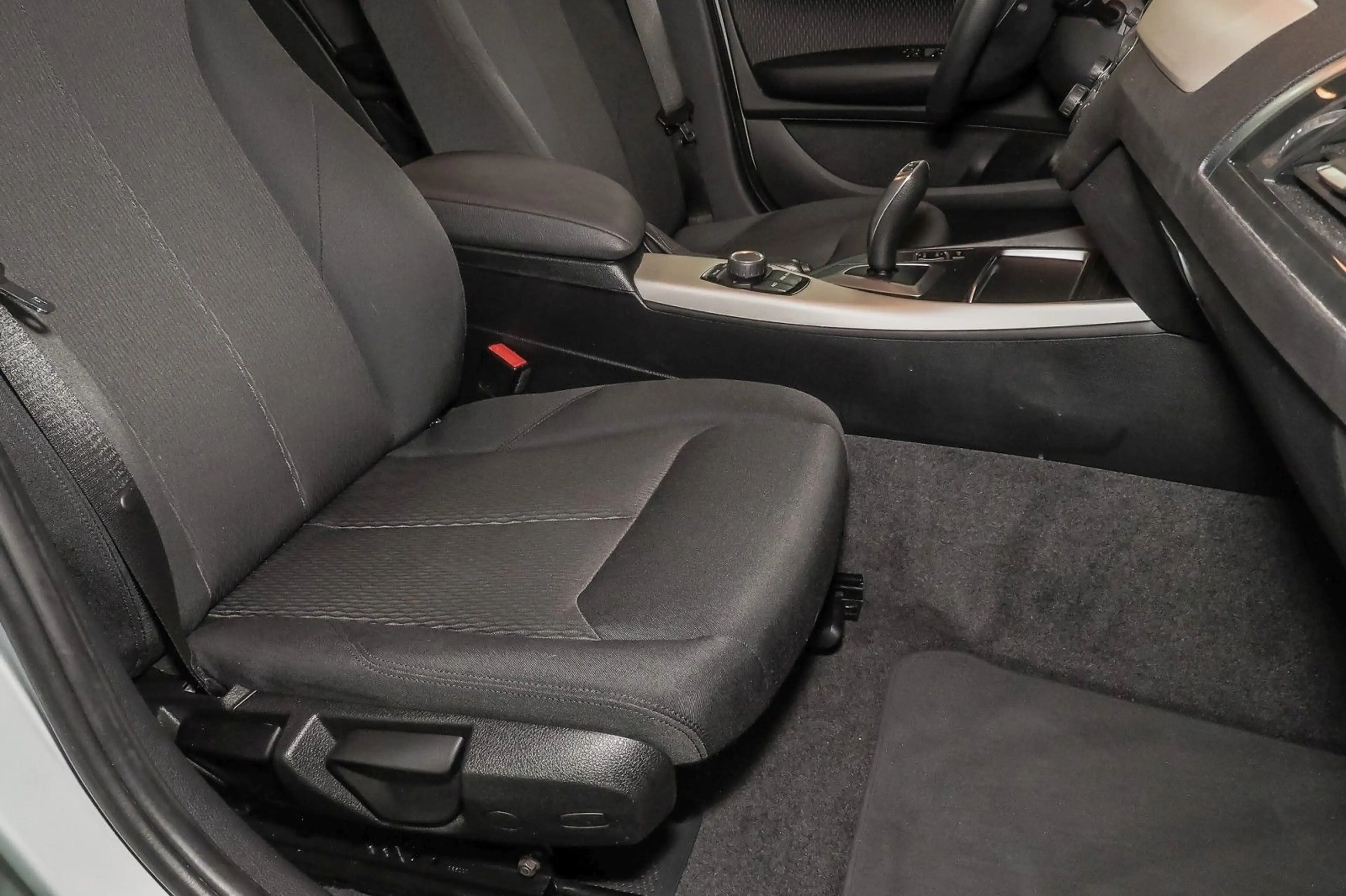 BMW 120 i Advantage*SORGLOS-PAKET*GARANTIE*DEKRA*TOP — photo 11