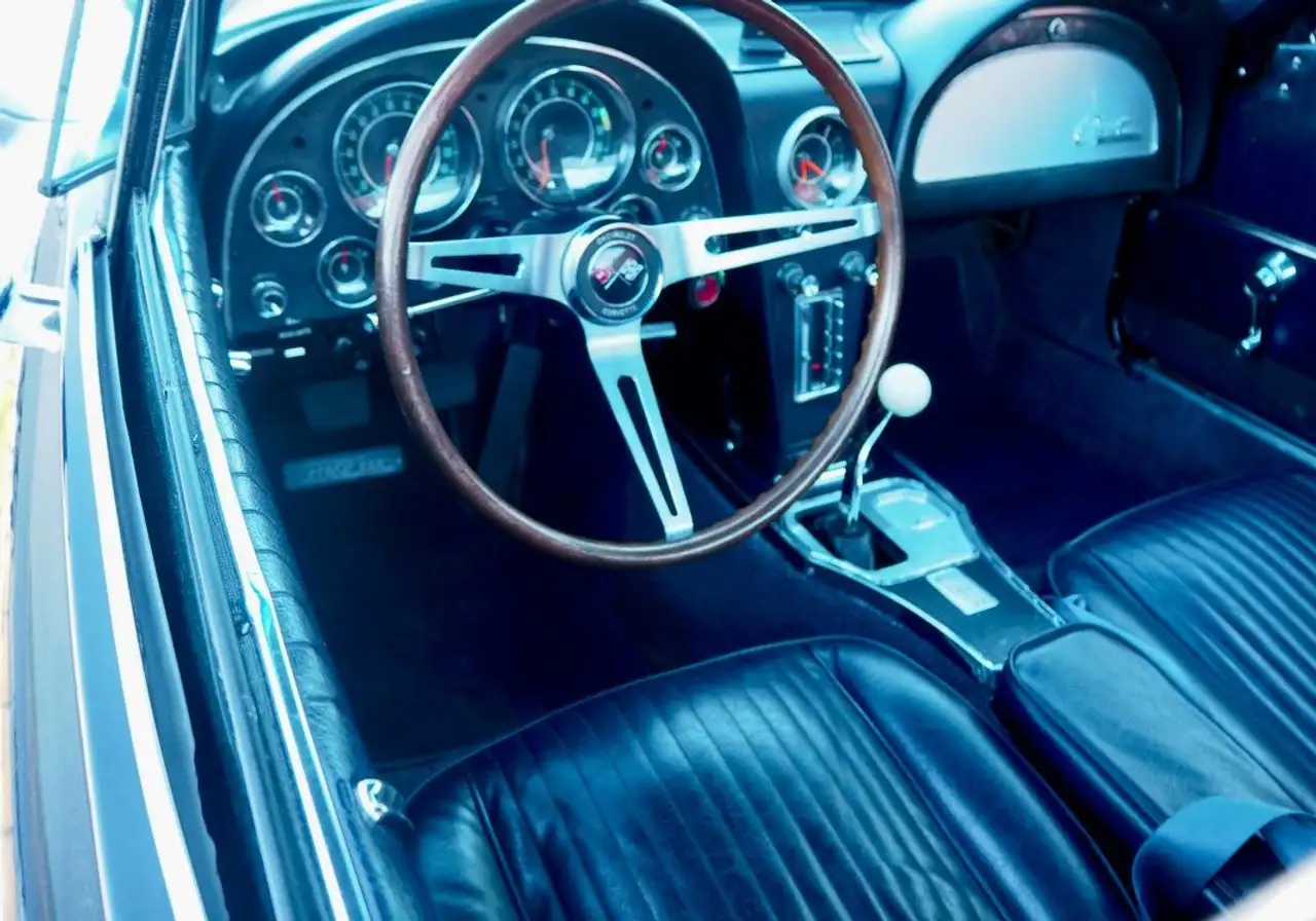 Chevrolet Corvette Stingray coupé V8 327Ci BVM, foto 6