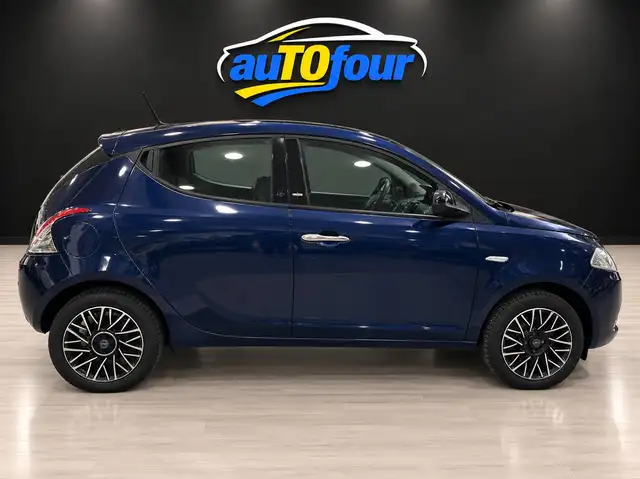 Lancia Ypsilon view 3