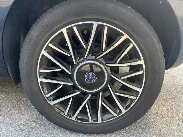 Lancia Ypsilon view 14