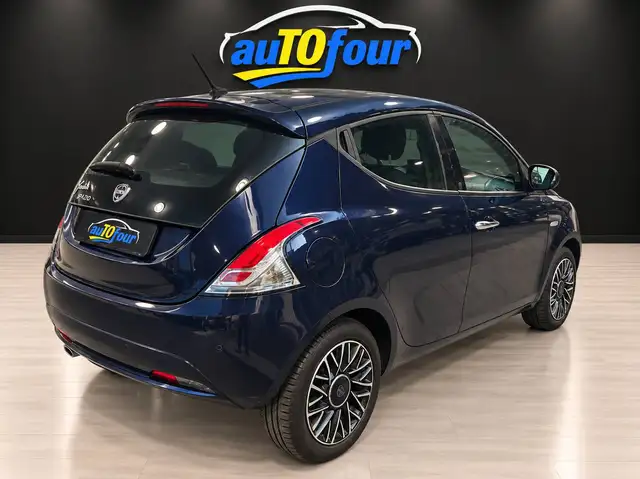 Lancia Ypsilon view 4