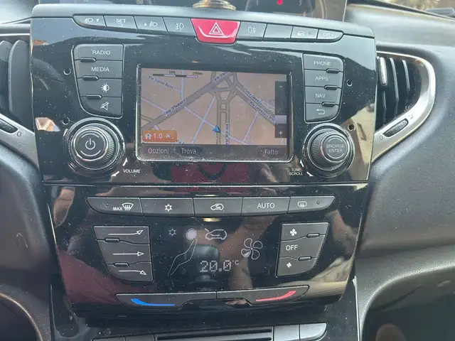 Lancia Ypsilon view 13