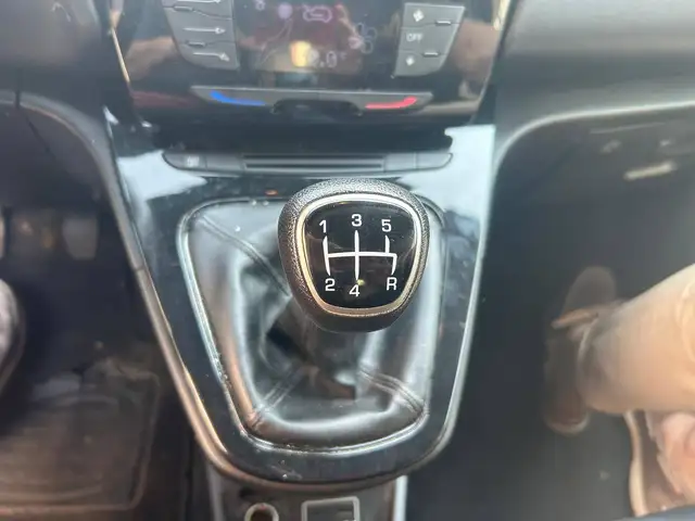 Lancia Ypsilon view 15