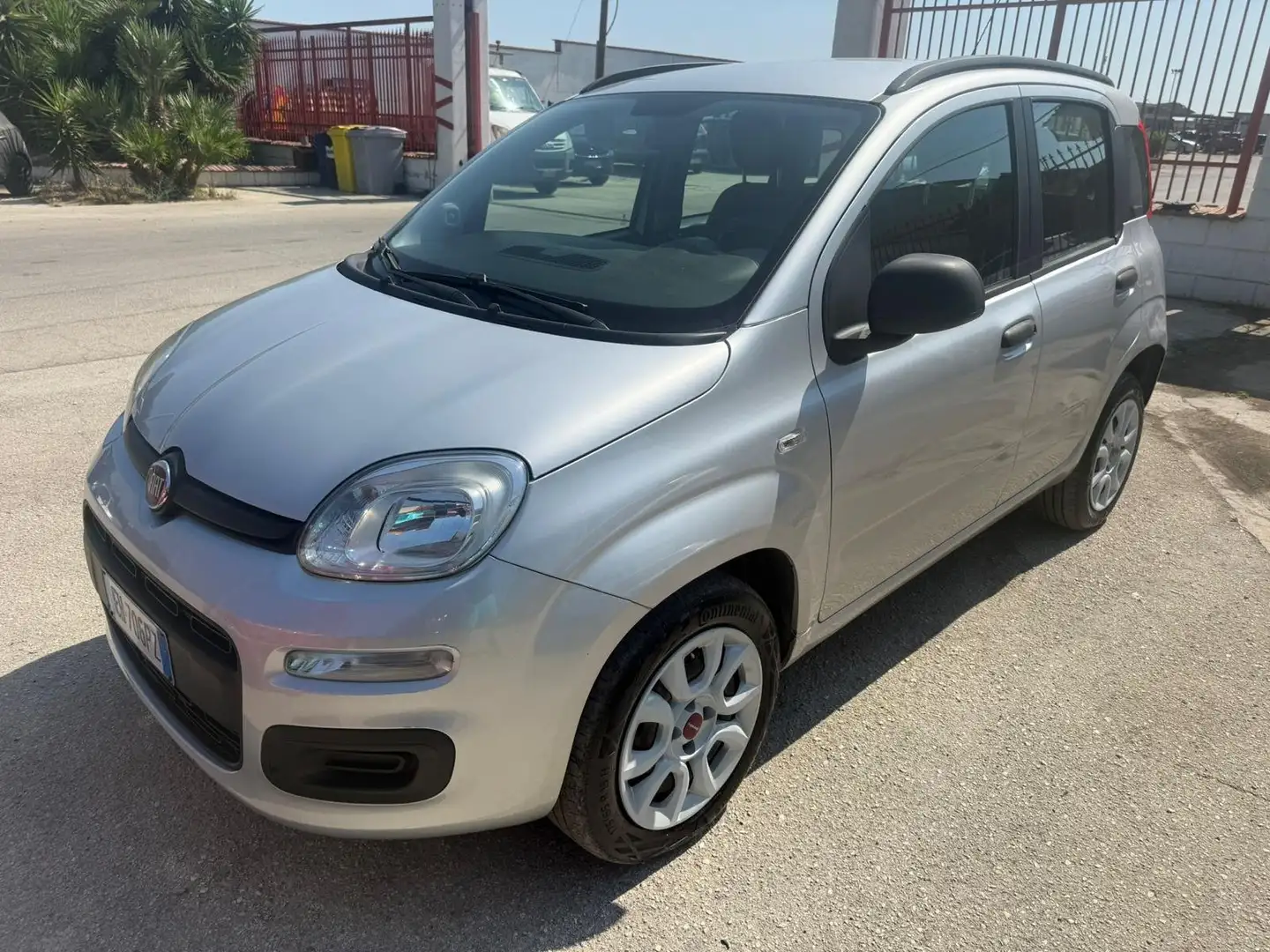 Fiat Panda Panda 0.9 t.air t. natural power Lounge 80cv E5+ Argent - 1