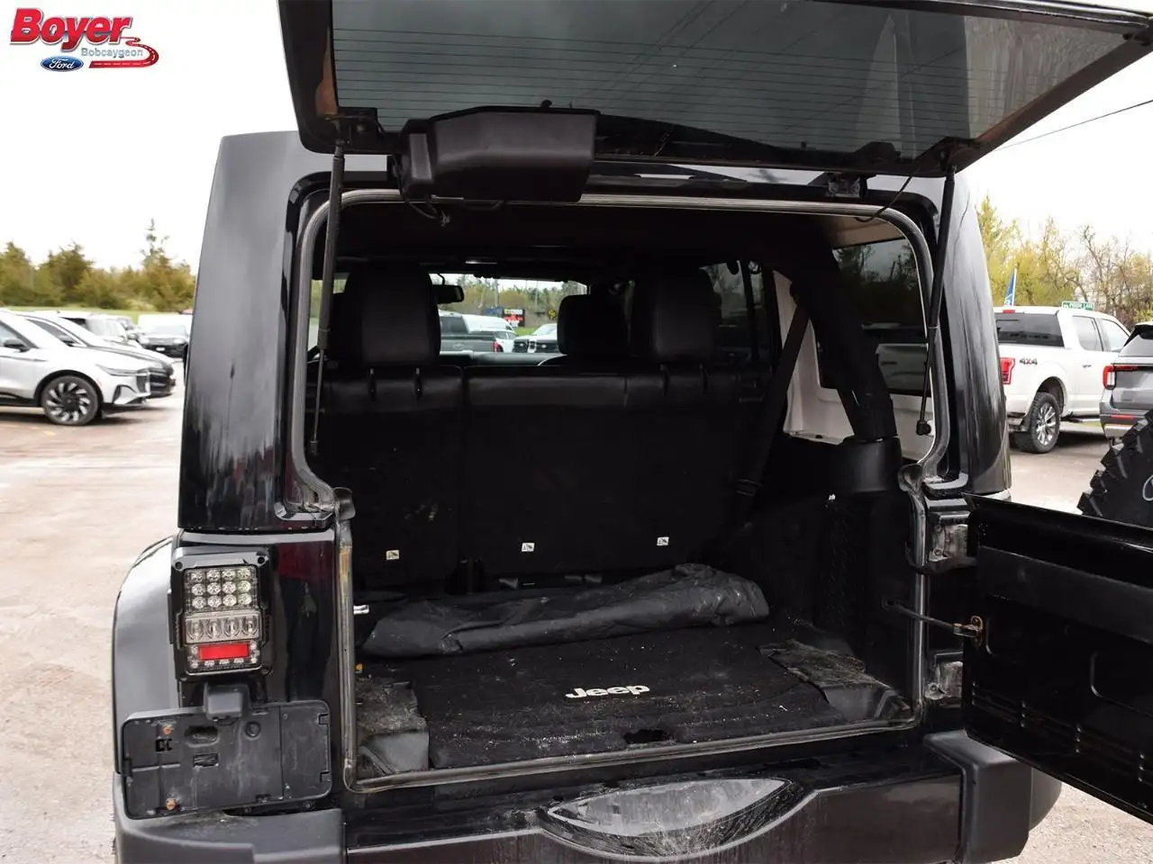 Jeep Wrangler снимка Jeep Wrangler
