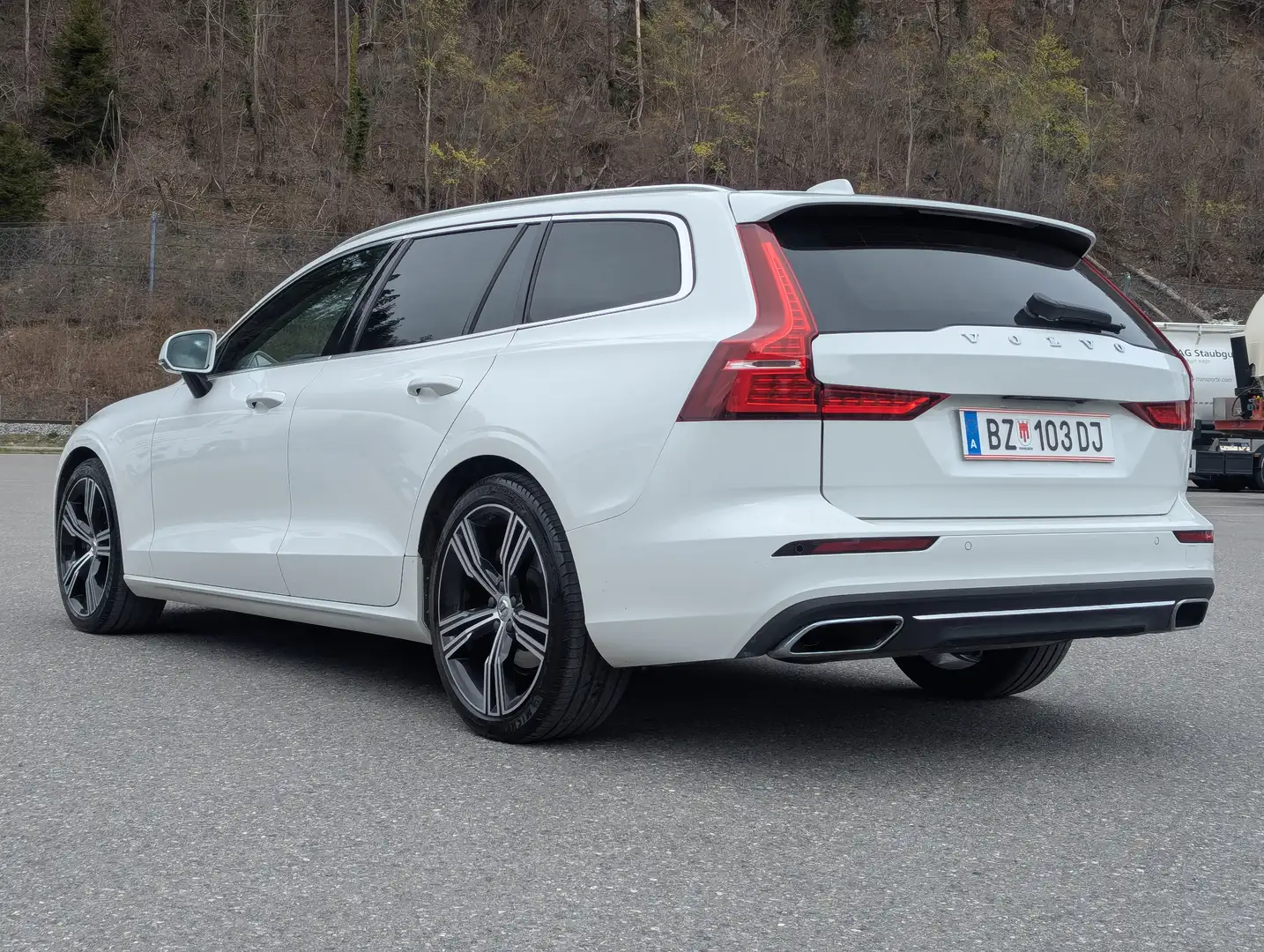 Volvo V60 V60 D4 Inscription Geartronic Weiß - 2