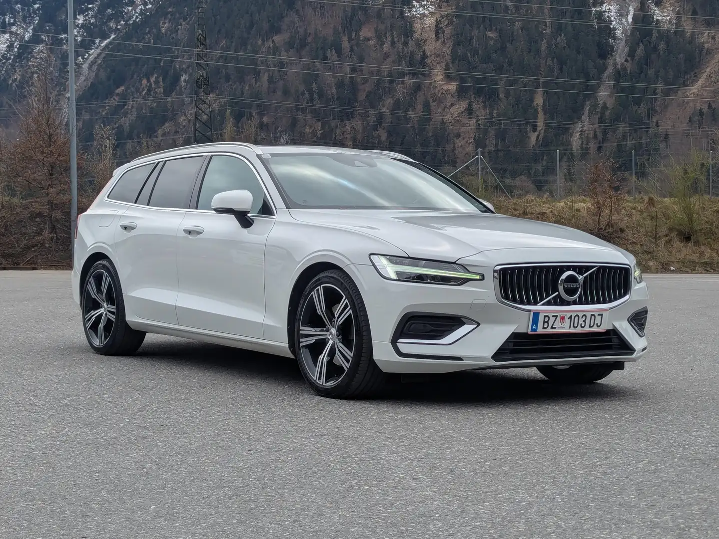 Volvo V60 V60 D4 Inscription Geartronic Weiß - 1