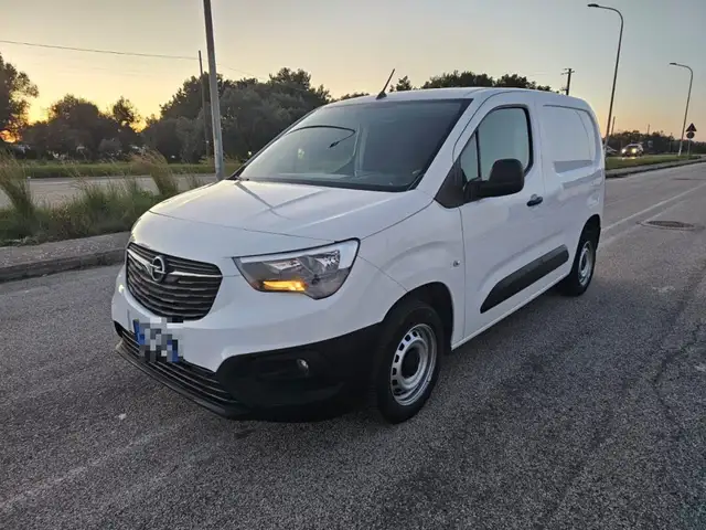 Opel Combo Cargo 1.5 Diesel 100CV PC 650kg Edition