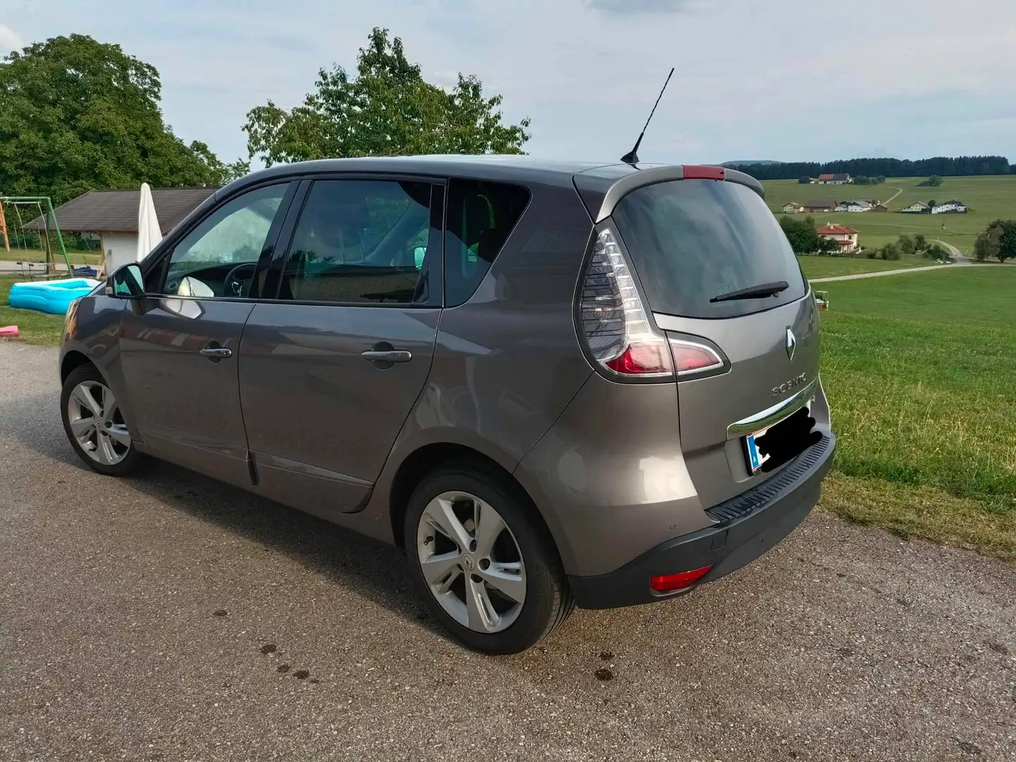 Renault Scenic geräumiger Familienvan Grau - 2