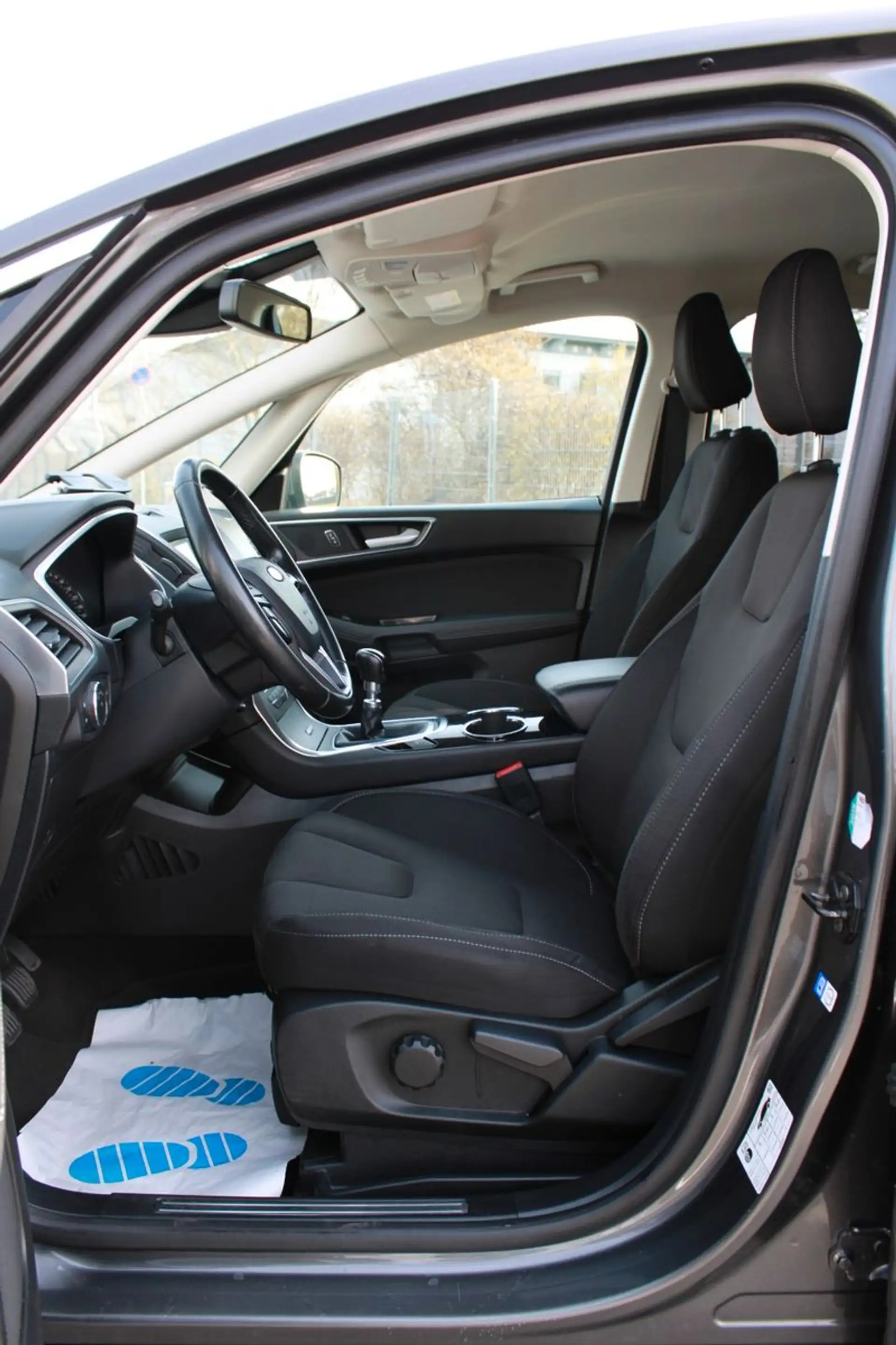 Ford S-Max Titanium 7-Sitzer Tempo Navi LED PDC 17" — photo 12
