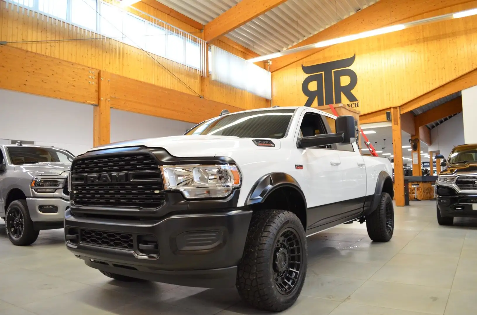 Dodge RAM 2500 BLACK LINE CREW CAB 4X4 *Neuwagen* Weiß - 1