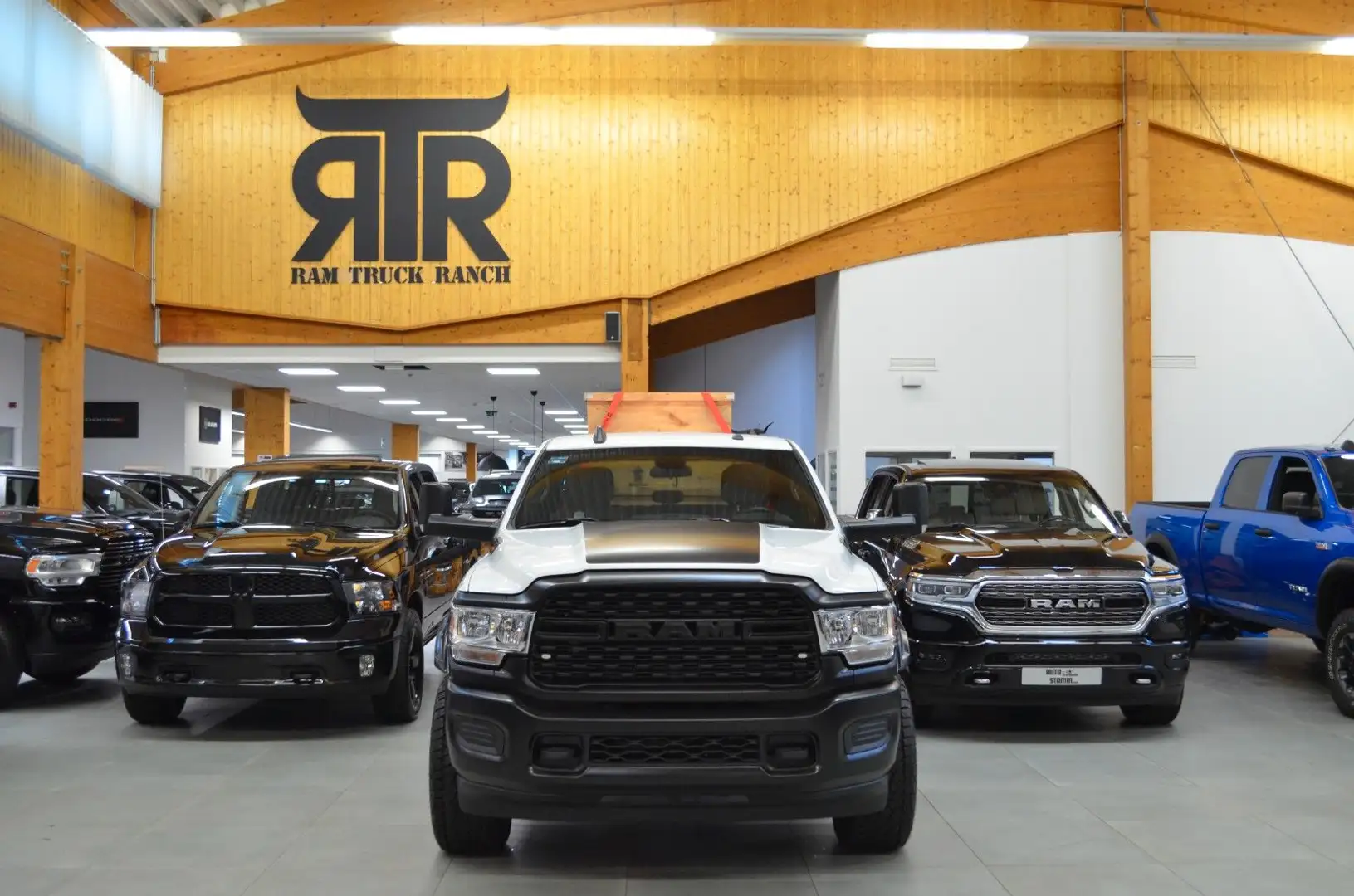 Dodge RAM 2500 BLACK LINE CREW CAB 4X4 *Neuwagen* Weiß - 2