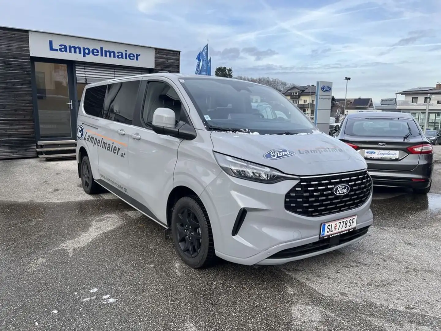 Ford Tourneo Custom 2,0 EcoBlue 320 L2H1 Titanium Grau - 1