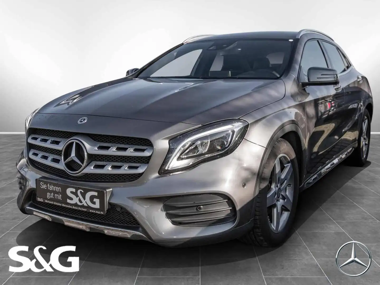 Mercedes-Benz GLA 200 Sport Utility Vehicle AMG Tempomat+LED Grijs - 1
