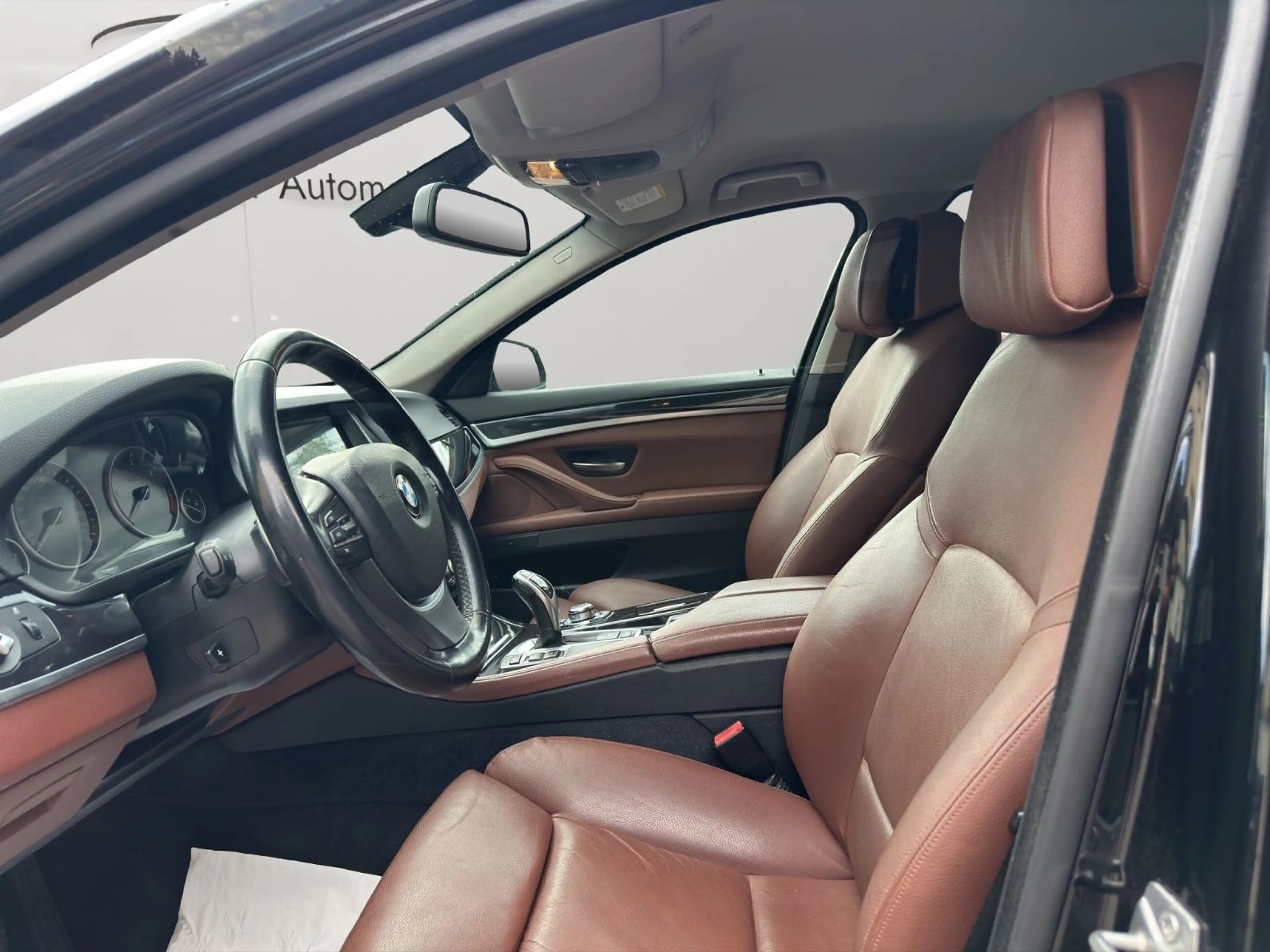 BMW 535 Touring Autom/Shz/Tmp/Carplay — photo 11