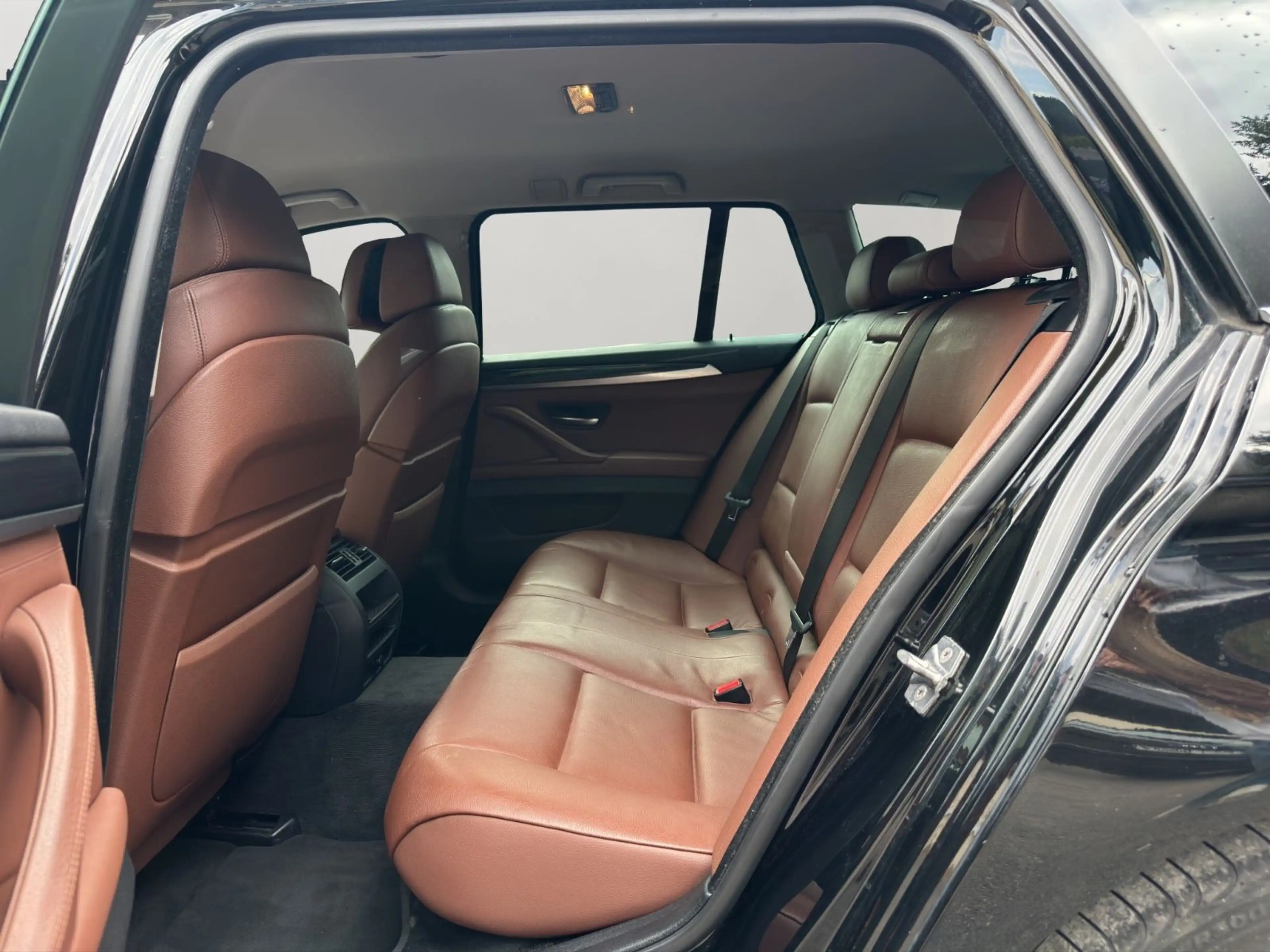 BMW 535 Touring Autom/Shz/Tmp/Carplay — photo 12