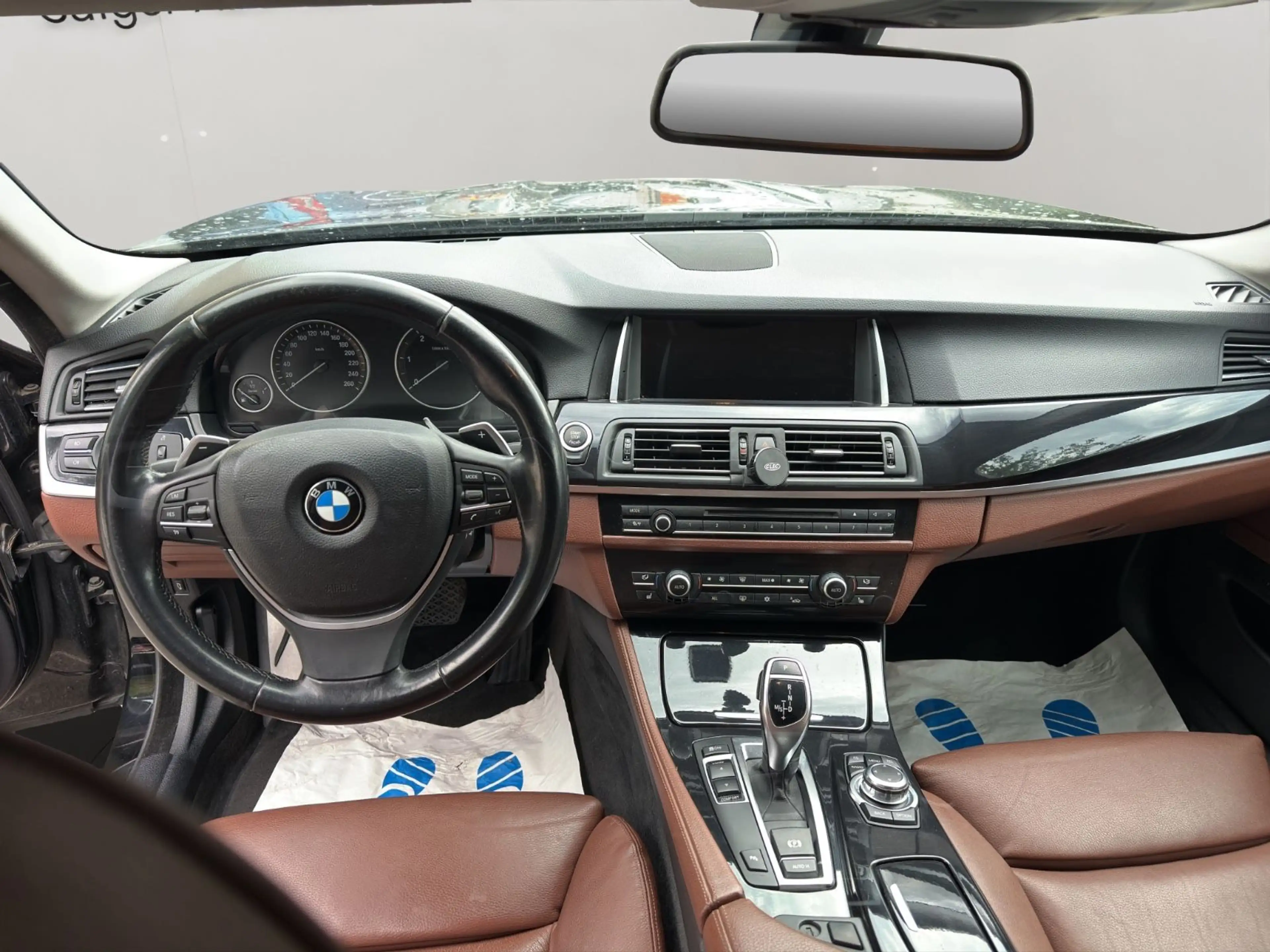 BMW 535 Touring Autom/Shz/Tmp/Carplay — photo 13