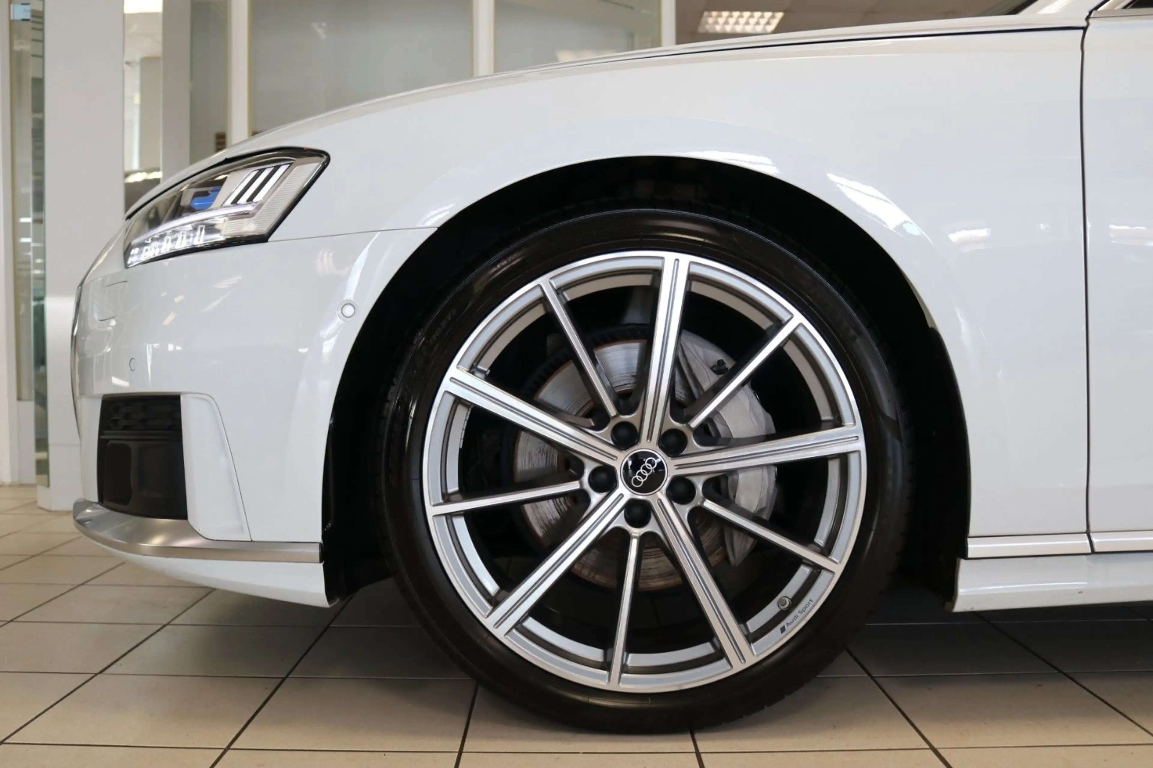 Audi A8 50 TDI Sport Luft AHK 360 Pano STHZ Laser B&O — photo 4