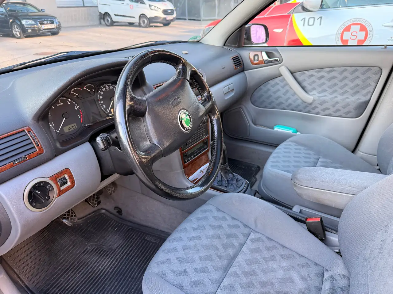 Skoda Octavia 1,8 20V Turbo Business, foto 3