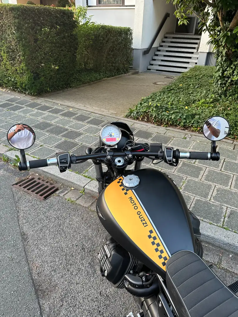 Moto Guzzi V 9 bobber - 2
