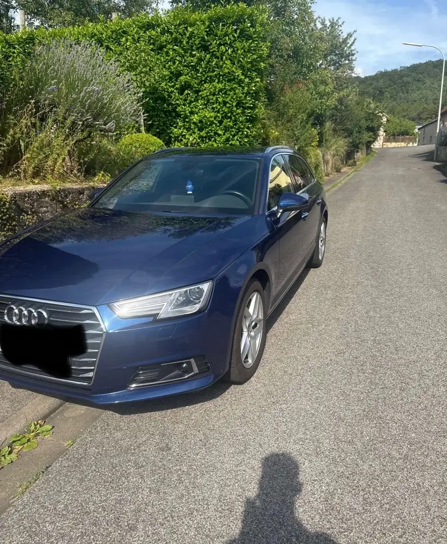 Audi A4 design Blau - 1