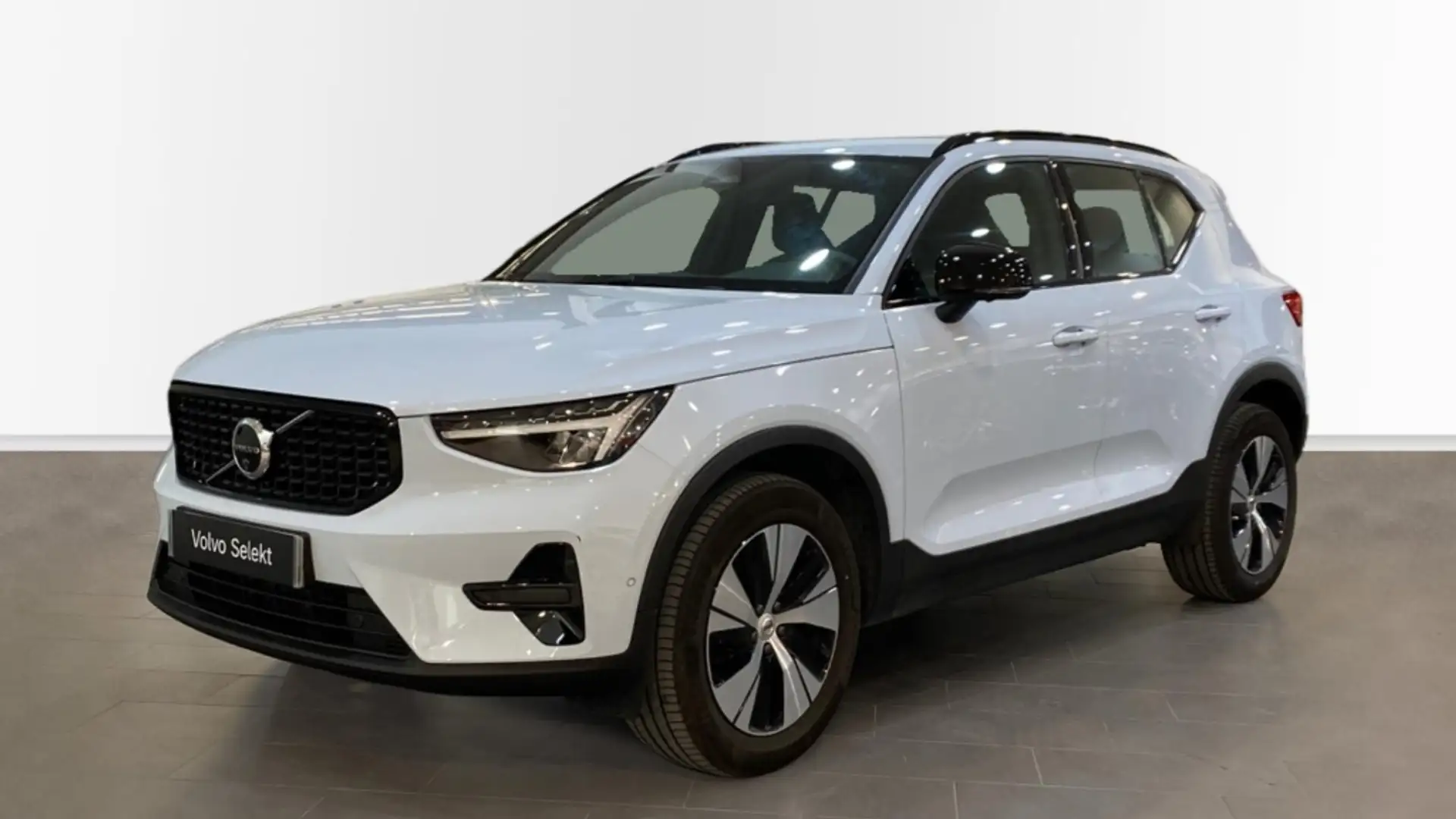 Volvo XC40 2.0 B3 PLUS DARK AUTO 5P - 1