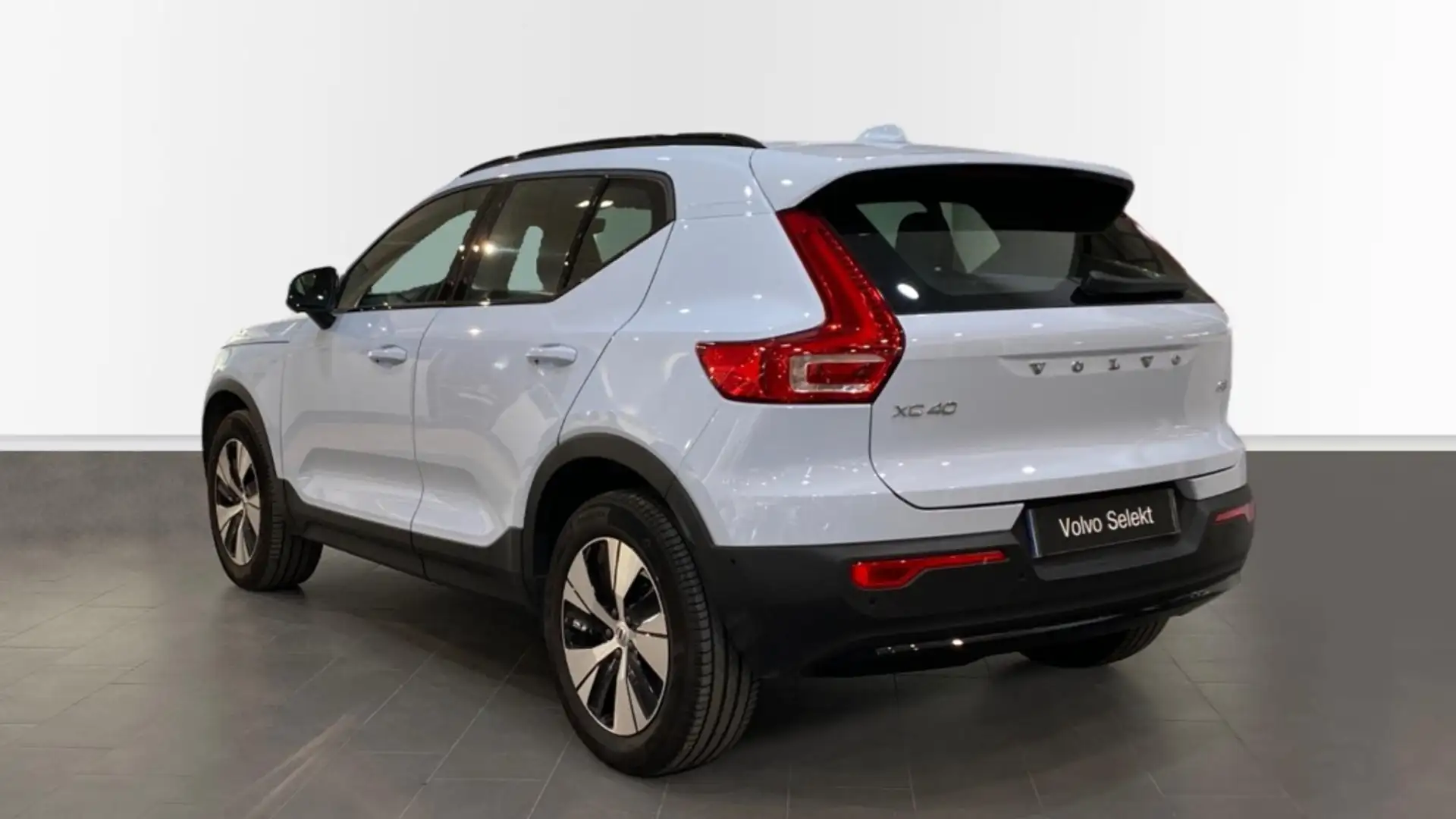 Volvo XC40 2.0 B3 PLUS DARK AUTO 5P - 2