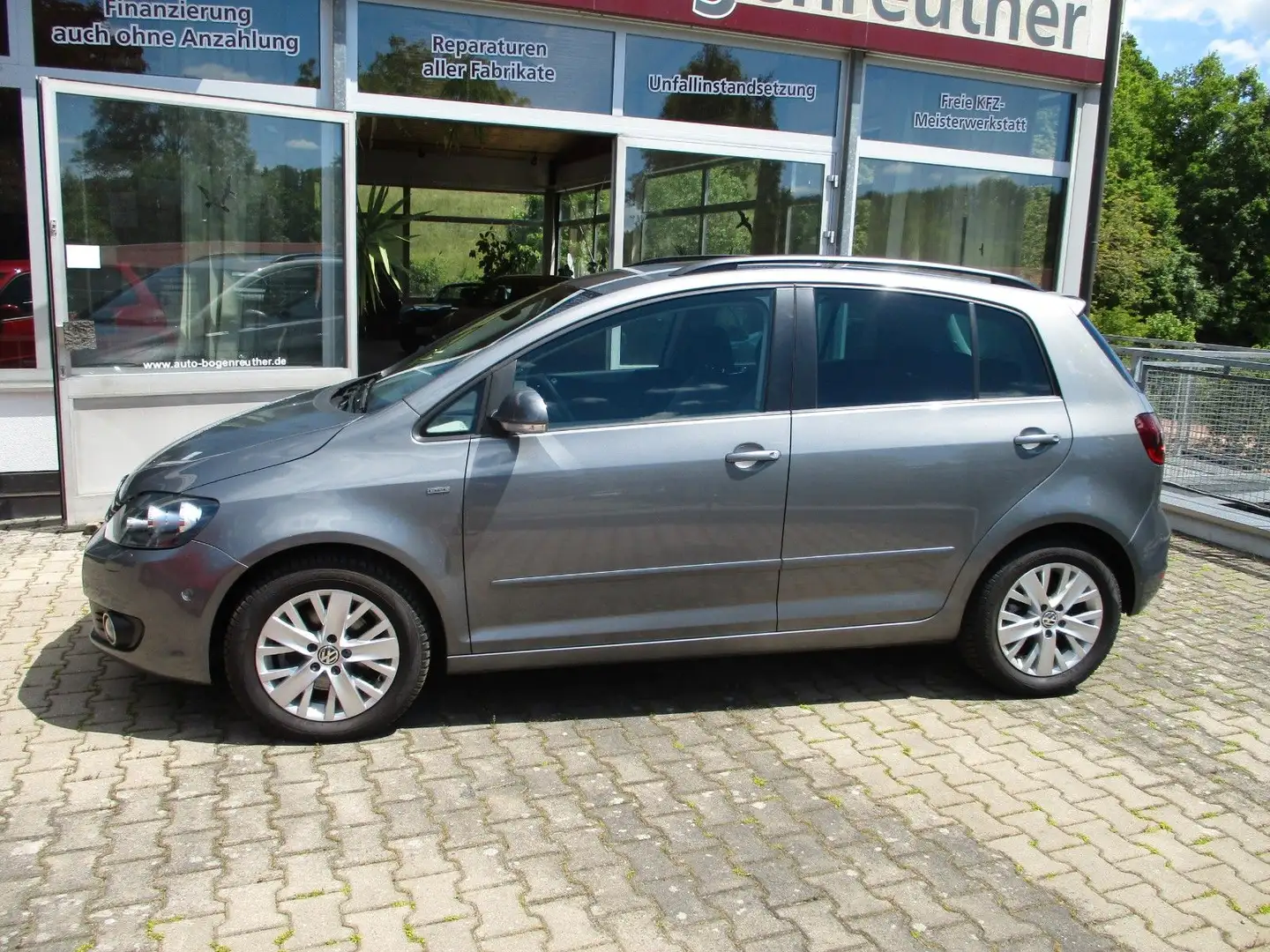 Volkswagen Golf Plus VI Life+Einparkhilfe+Sitzheizung Grau - 2